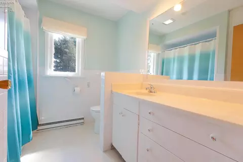 Bath - 4009 E Broadway Rd, Willard, OH 44890 photo 1 of 1