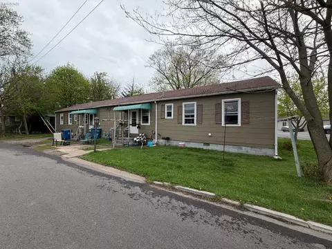 439 Erie Ct, Port Clinton, OH 43452