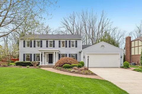 6860 Cliffside Dr, Vermilion, OH 44089
