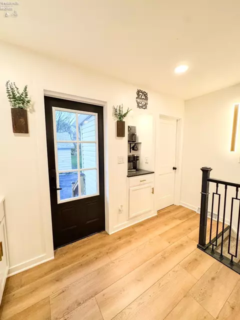 Entry Way - 3015 Boos Rd, Huron, OH 44839 photo 2 of 3