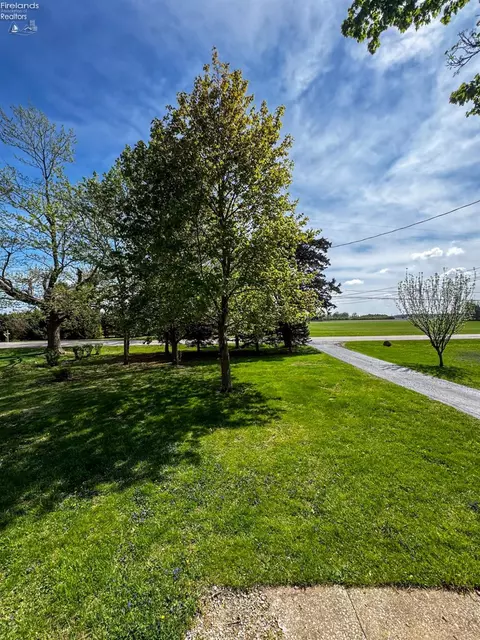 Exterior - 3015 Boos Rd, Huron, OH 44839 photo 3 of 4