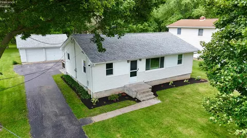 3015 Boos Rd, Huron, OH 44839