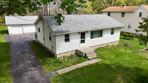 3015 Boos Rd, Huron, OH 44839
