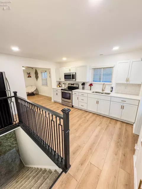 Kitchen - 3015 Boos Rd, Huron, OH 44839 photo 4 of 4