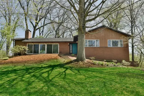 2930 Valley Ln, Sandusky, OH 44870