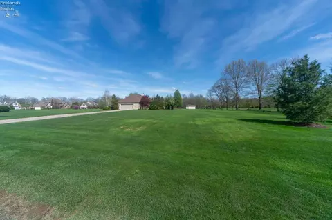 Exterior - 112 Mallard Creek Run, Lagrange, OH 44050 photo 11 of 12
