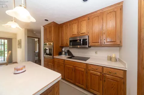 Kitchen - 112 Mallard Creek Run, Lagrange, OH 44050 photo 5 of 5