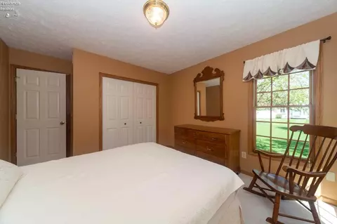 Bedroom - 112 Mallard Creek Run, Lagrange, OH 44050 photo 5 of 5
