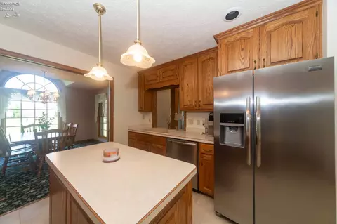 Kitchen - 112 Mallard Creek Run, Lagrange, OH 44050 photo 3 of 5