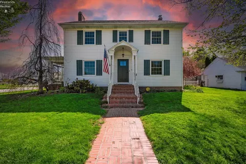1302 5th St, Sandusky, OH 44870