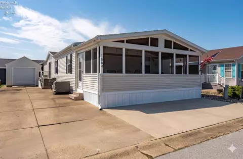 1664 N Coldwater Crossing Rd, Marblehead, OH 43440