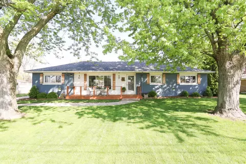 404 Riverside Dr, Fremont, OH 43420