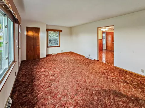 Living - 4165 Limerick Rd, Clyde, OH 43410 photo 3 of 3