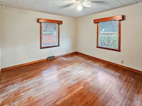 Bedroom - 4165 Limerick Rd, Clyde, OH 43410 photo 3 of 4