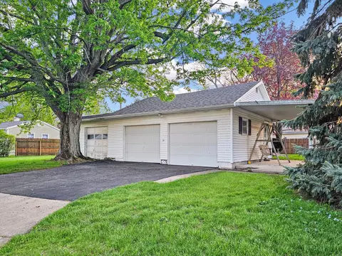 Exterior - 4165 Limerick Rd, Clyde, OH 43410 photo 9 of 12