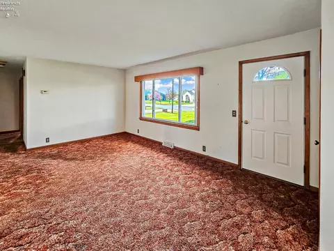 Living - 4165 Limerick Rd, Clyde, OH 43410 photo 1 of 3