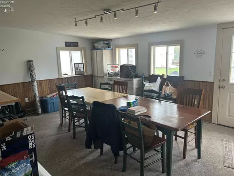 Dining - 40 Crestwood Dr, Willard, OH 44890 photo 3 of 3
