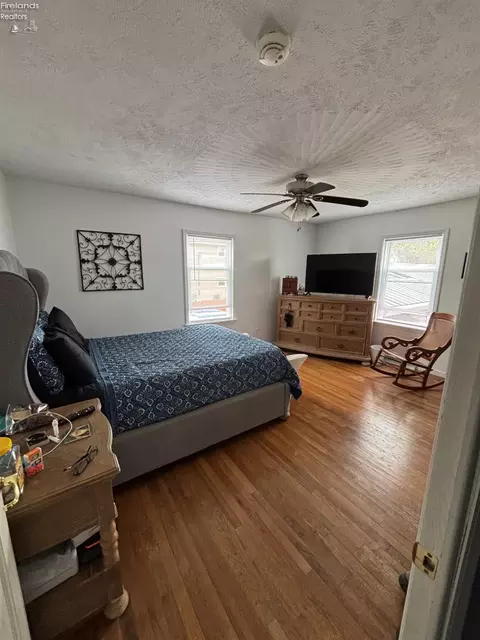 Bedroom - 40 Crestwood Dr, Willard, OH 44890 photo 1 of 5