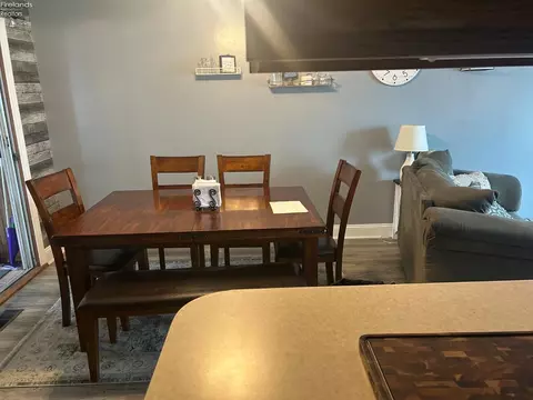 Dining - 40 Crestwood Dr, Willard, OH 44890 photo 2 of 3
