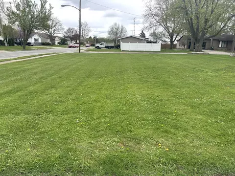 Exterior - 40 Crestwood Dr, Willard, OH 44890 photo 7 of 7