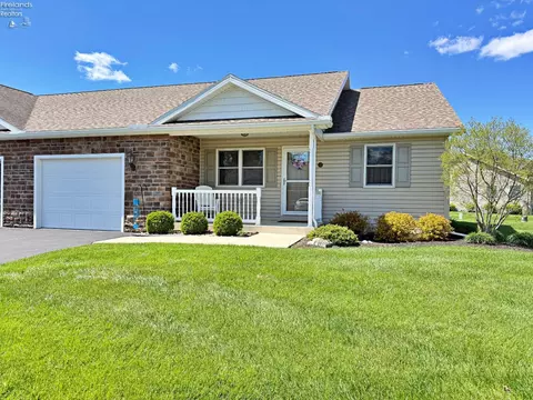 333 Greenbrier Ct, Tiffin, OH 44883