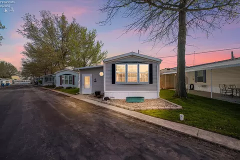 8175 N Shore Blvd #64, Marblehead, OH 43440