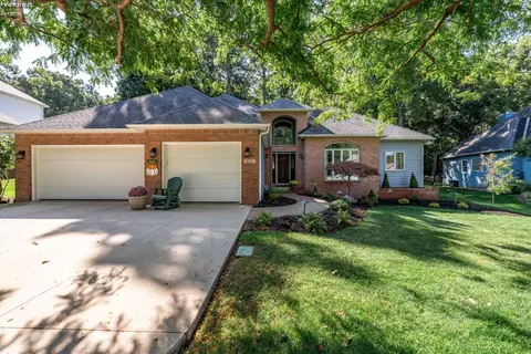 4165 E Laurel Ridge Dr, Port Clinton, OH 43452