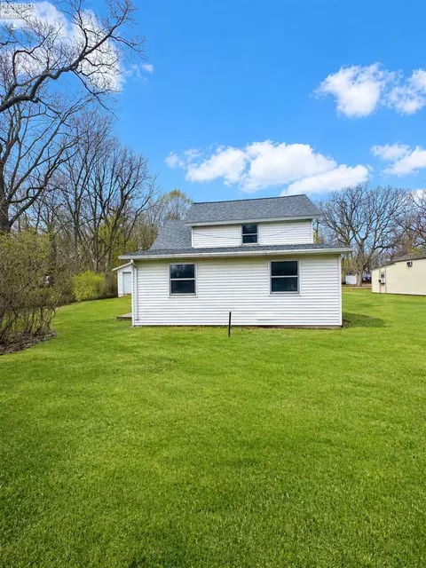1778 NW Catawba Rd, Port Clinton, OH 43452