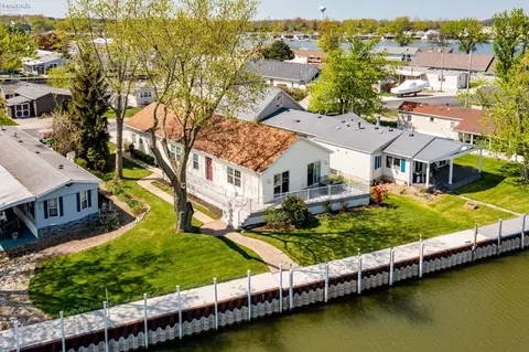 1561 N Starboard Ave, Port Clinton, OH 43452