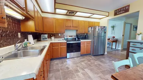 Kitchen - 518 Kennedy Dr, Willard, OH 44890 photo 2 of 5