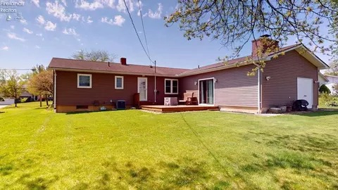 Exterior - 518 Kennedy Dr, Willard, OH 44890 photo 3 of 5