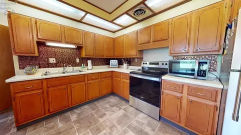 Kitchen - 518 Kennedy Dr, Willard, OH 44890 photo 3 of 5