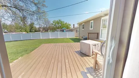 Exterior - 518 Kennedy Dr, Willard, OH 44890 photo 5 of 5