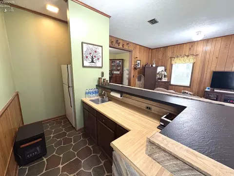 Kitchen - 518 Kennedy Dr, Willard, OH 44890 photo 5 of 5