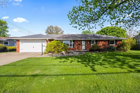 919 Fulton St, Port Clinton, OH 43452