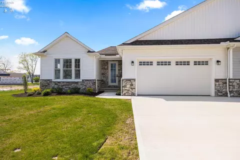 5409 N Pintail Dr, Port Clinton, OH 43452