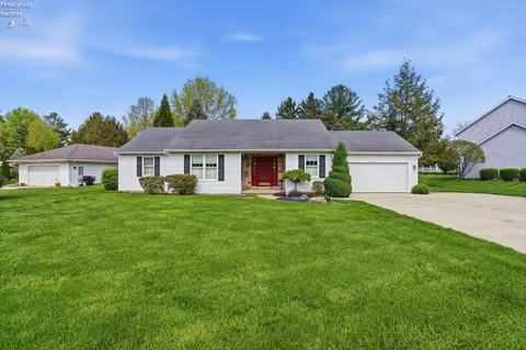 5802 Cambridge Cir, Sandusky, OH 44870