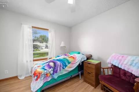 Bedroom - 2327 Stonepath St, Lorain, OH 44052 photo 6 of 10