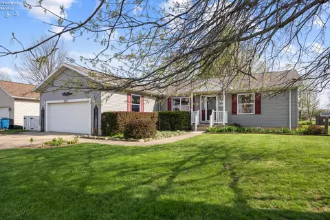 Exterior - 2327 Stonepath St, Lorain, OH 44052 photo 8 of 9