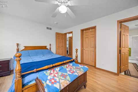 Bedroom - 2327 Stonepath St, Lorain, OH 44052 photo 3 of 10