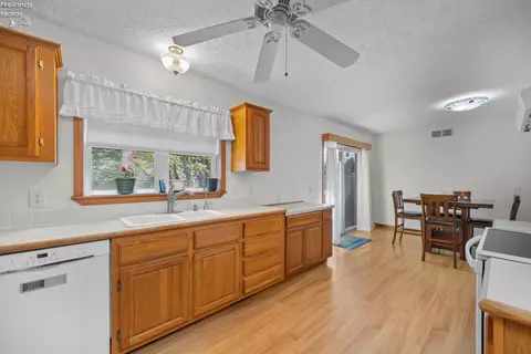Kitchen - 2327 Stonepath St, Lorain, OH 44052 photo 1 of 4