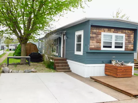 520 Stan Dr, Huron, OH 44839