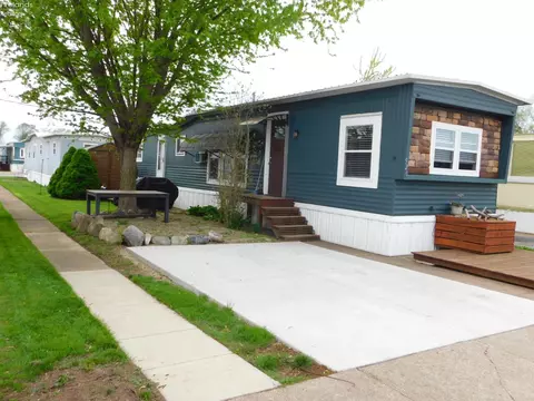 520 Stan Dr, Huron, OH 44839 photo 2