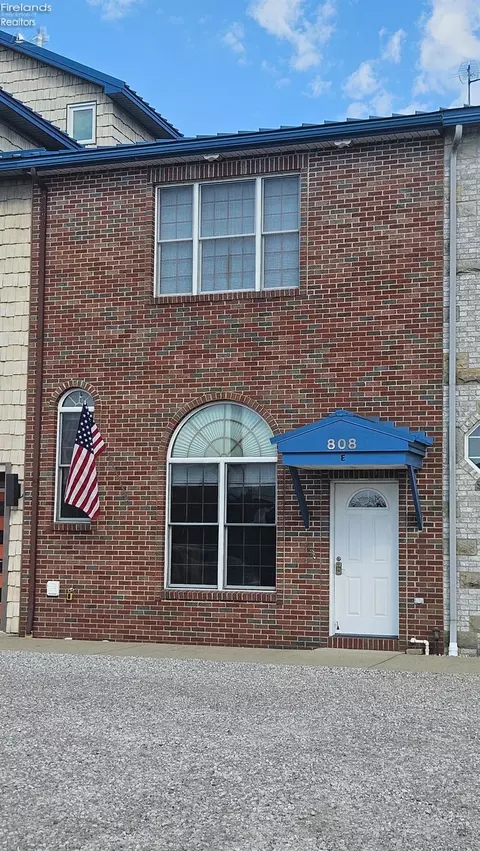 808 Curran St, Sandusky, OH 44870