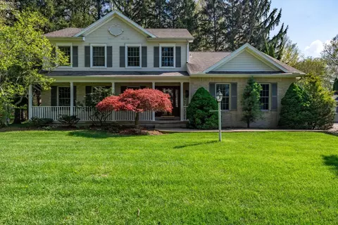 4518 E Island Pines Dr, Port Clinton, OH 43452