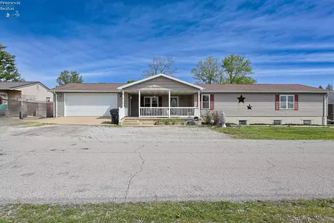2716 N Railroad St, Collins, OH 44826