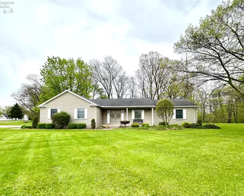 2931 Fangboner Rd, Fremont, OH 43420
