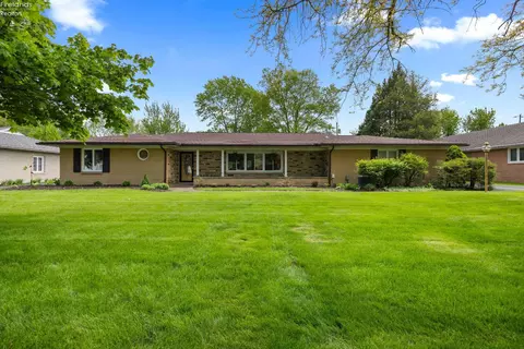 304 Cedar Brook Ln, Sandusky, OH 44870