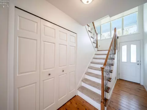 Entry Way - 3205 Confederate Dr, Marblehead, OH 43440 photo 2 of 2