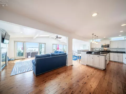 Kitchen - 3205 Confederate Dr, Marblehead, OH 43440 photo 1 of 6